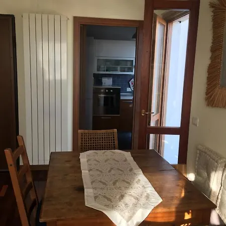 펜션 Terrazza Mezule 나르니